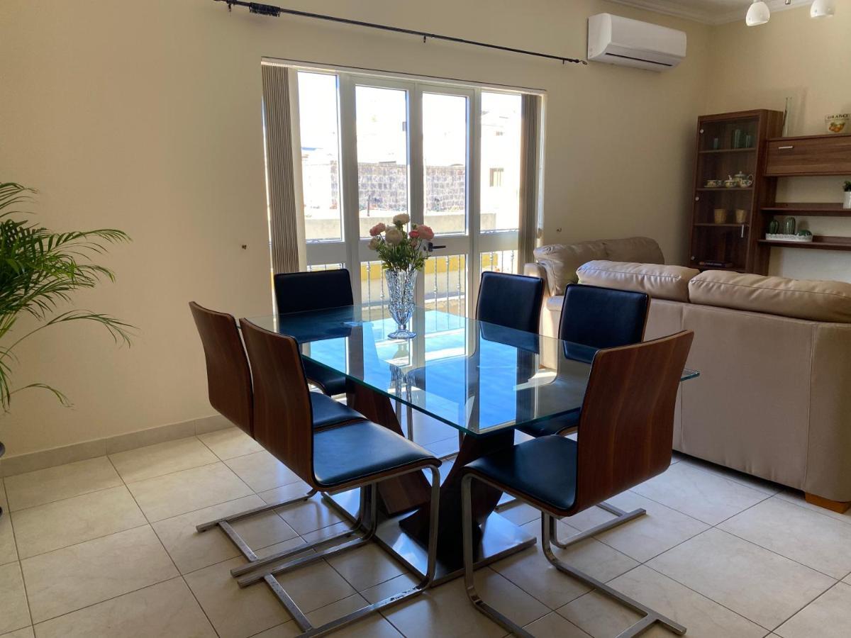 Newly Refurbished Mellieha Central Apartment מראה חיצוני תמונה